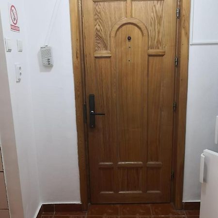 Apartament Cu Doua Camere Târgu Jiu エクステリア 写真
