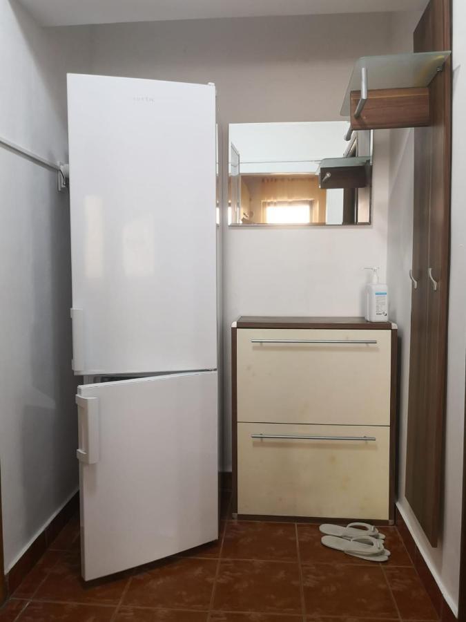 Apartament Cu Doua Camere Târgu Jiu エクステリア 写真